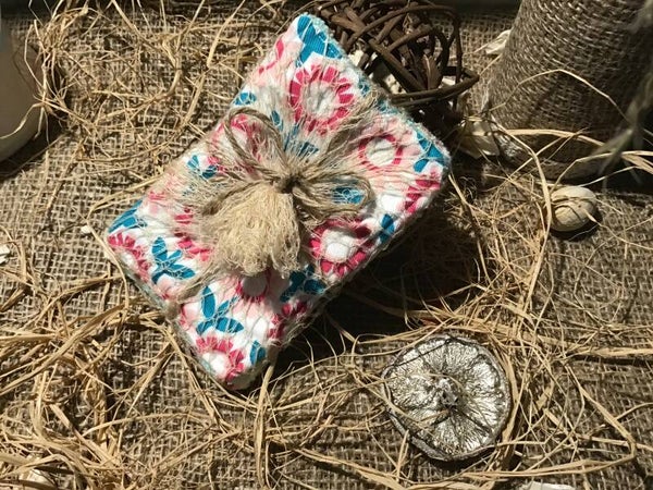 Lingettes démaquillantes lavables dans son filet fleuri rose et turquoise,vert d eau