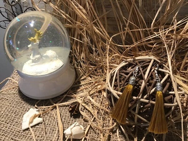 Boucle d’oreille plumeau moutarde