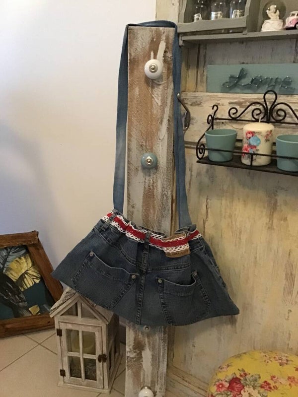 Sac en jean,ceinture dentelle rouge et blanc