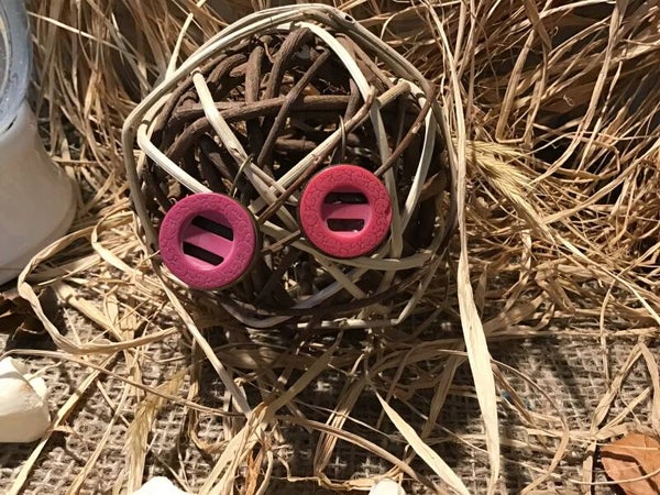 Boucle d’oreille bouton rose