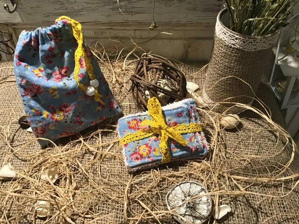 Lingettes démaquillantes lavables et sa pochette fleurie et rose