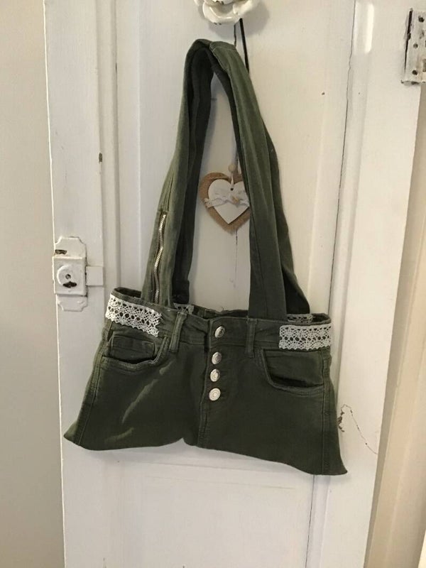 Sac kaki et dentelle bleu ciel