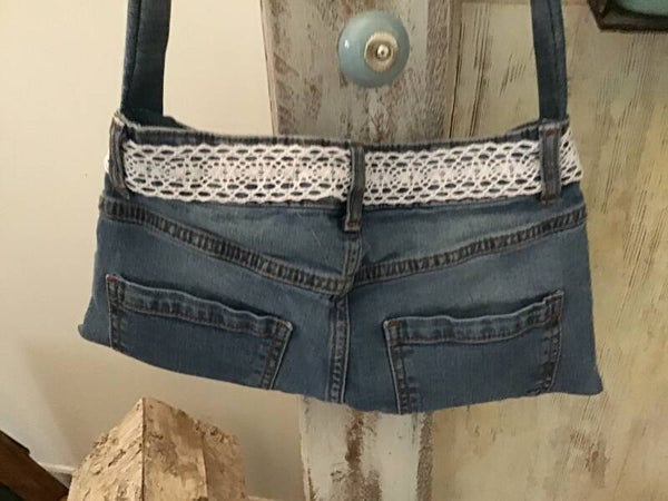 Sac en jean,dentelle blanche