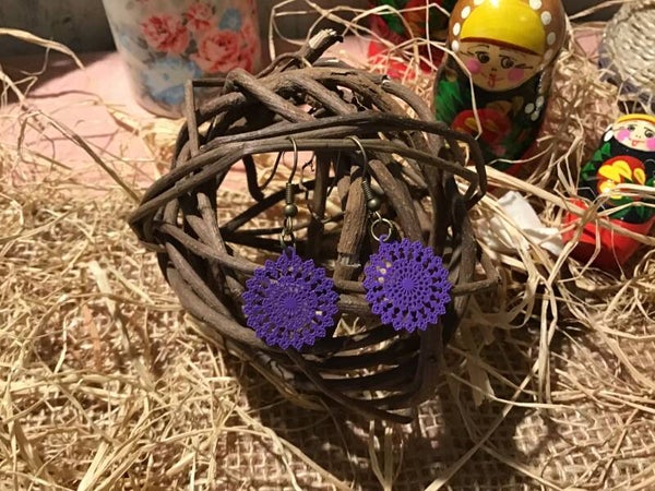Boucles d’oreilles dentelle violettes