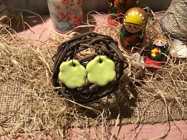 Boucles d oreilles jaunes