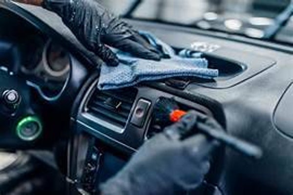 Nettoyage intérieur voiture Basique 🧼