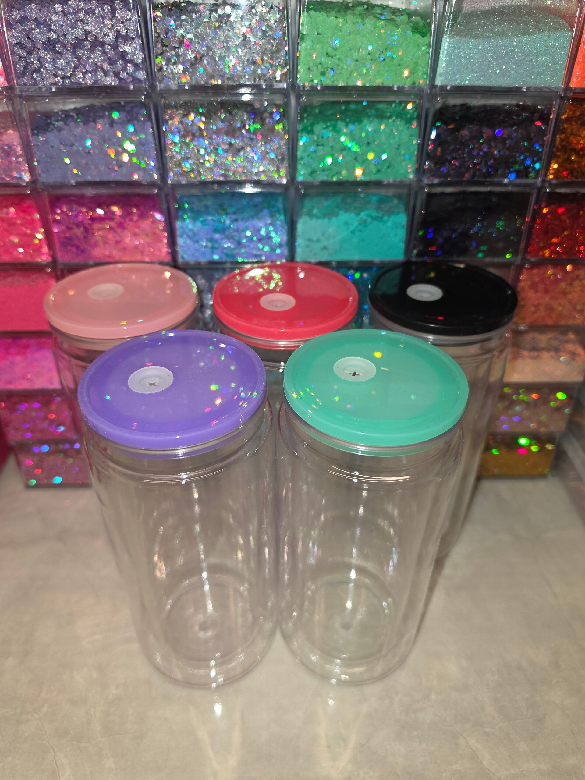 20oz Snowglobe tumbler with coloured lid for customisation