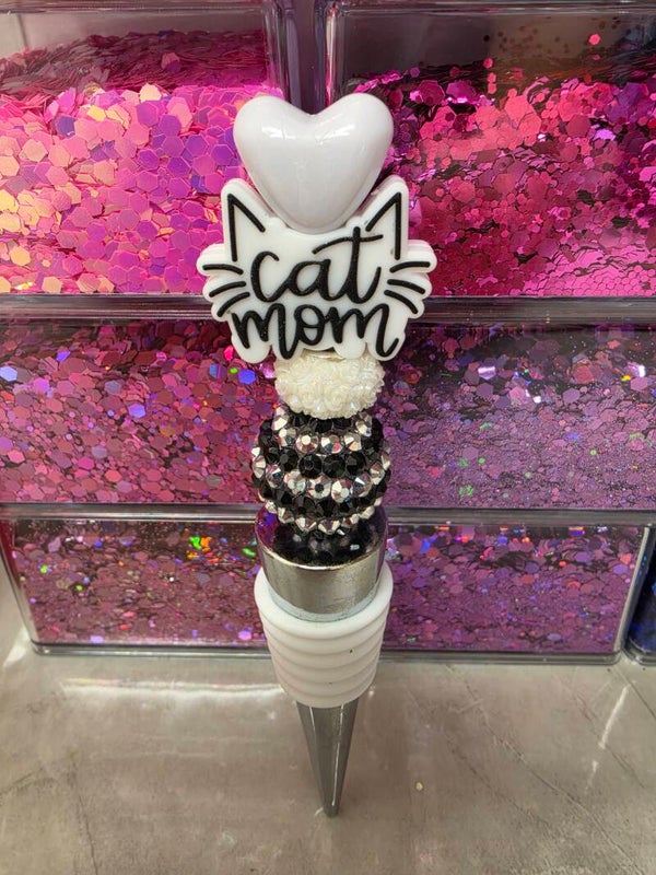 Cat mum wine stopper with heart detail