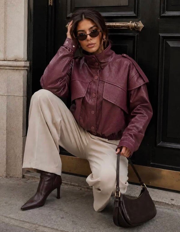 Veste courte en similicuir – Col montant – Coupe bomber ceinturée