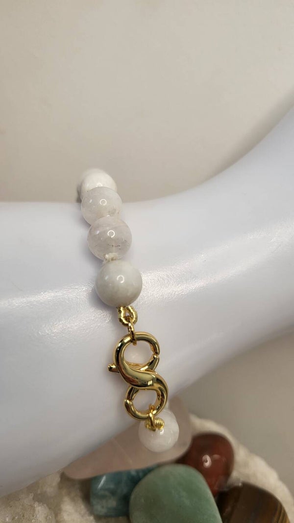 Bracelet en Pierre de Lune blanche 8mm fermoir doré