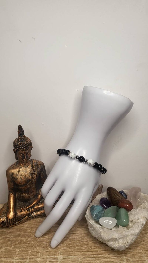 Bracelet ONYX noir / Howlite central  séparateur de perles 8mm