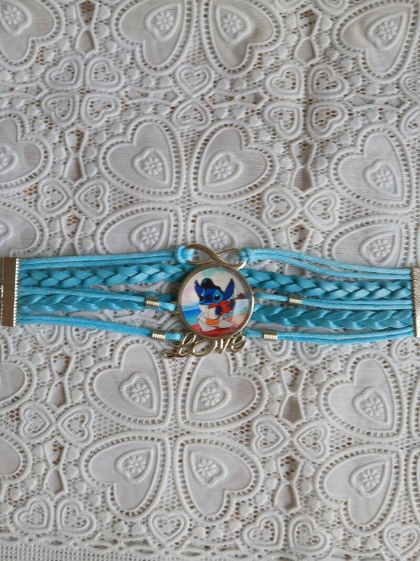Stitch armband