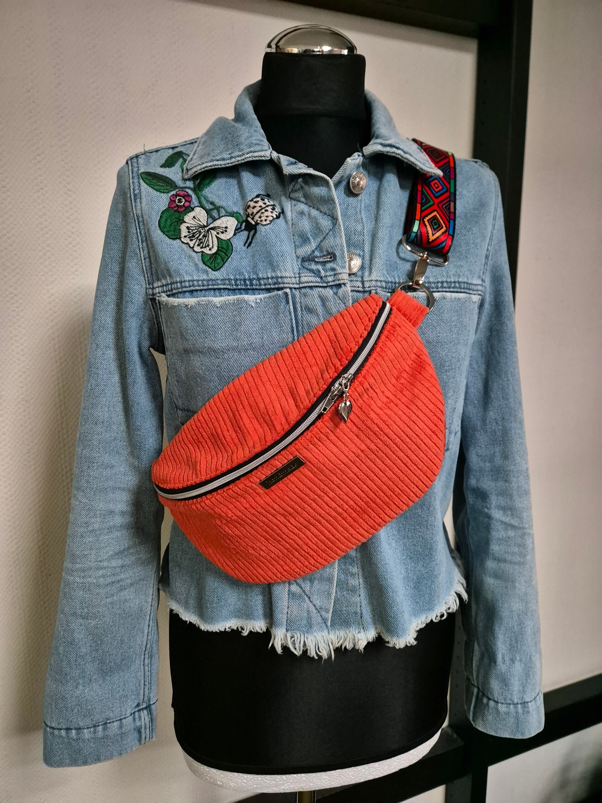 Bauchtasche Hipbag Cord Crossbag Handmade orange Schultertasche Muttertag Frau Tochter Mädchen Schultergurt, Geldbeutel klein