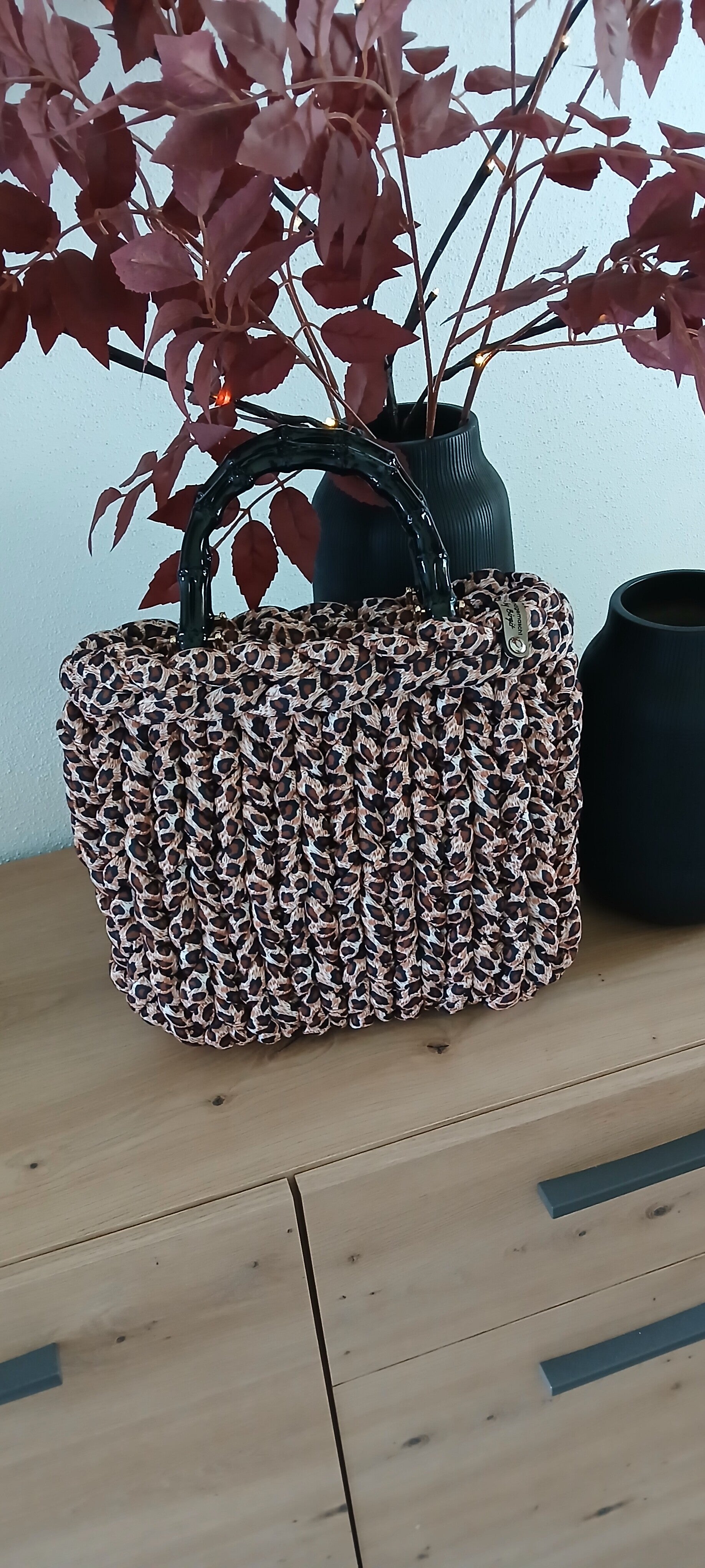 Grobstricktasche mit Bambusgriff