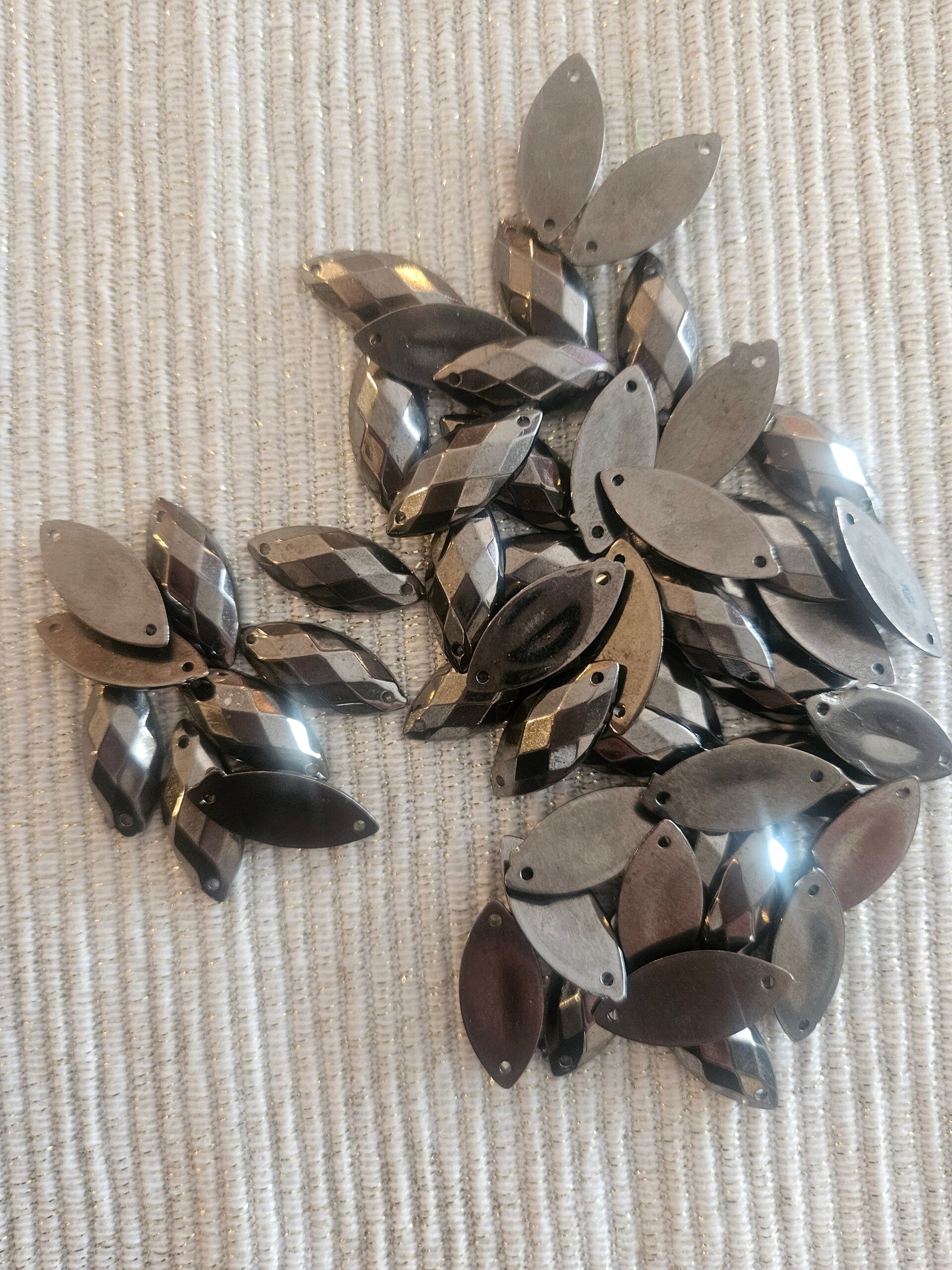 Studs: Diamant drup oud zilver