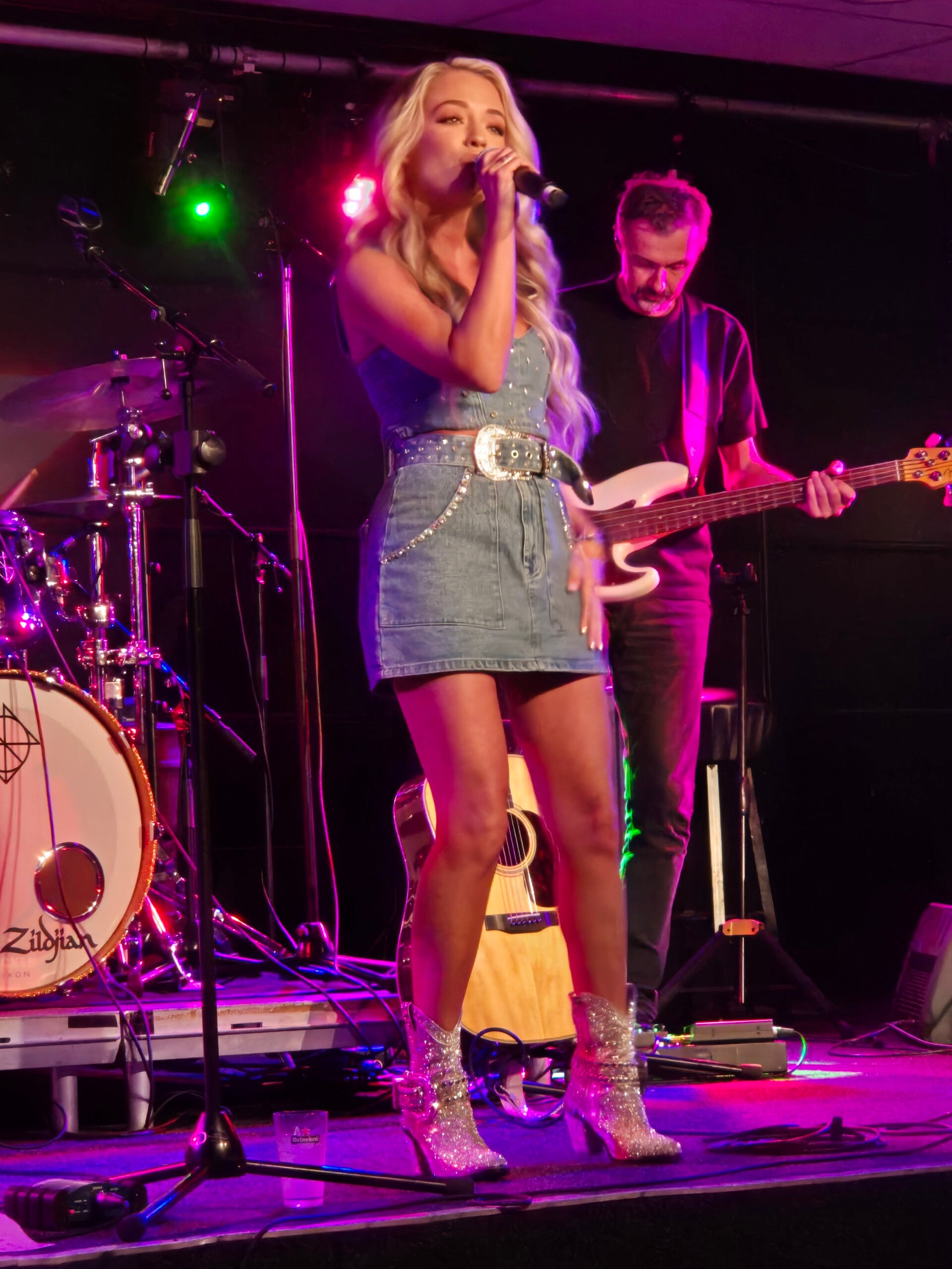 1000030729-standard.jpg