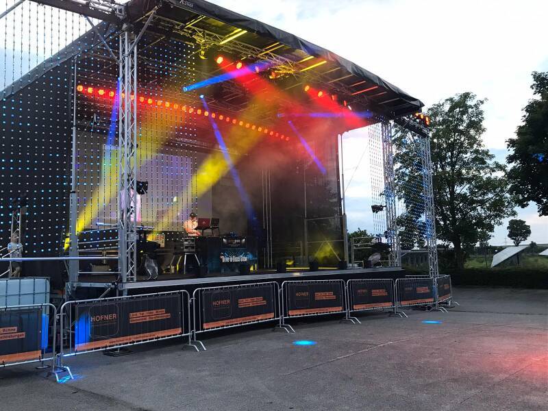 Firmenfeier Großtechnik und Bühne