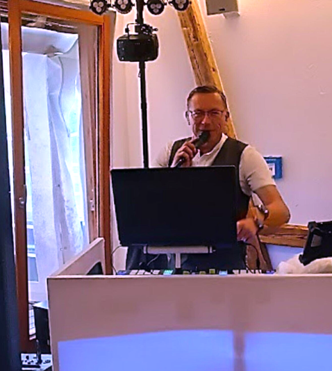 DJ Rico Cinsano euer Hochzeits DJ für die Hüttenhochzeit