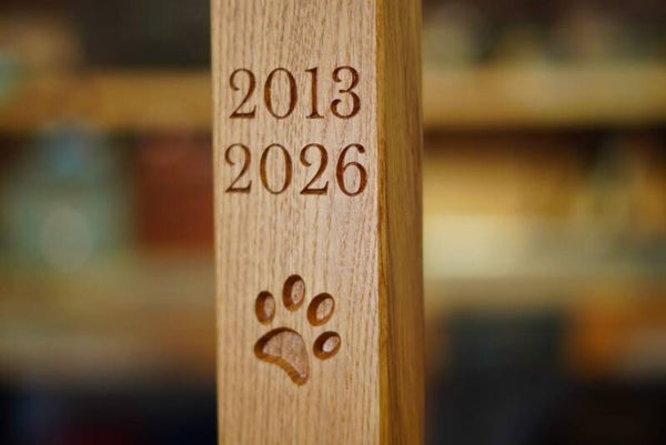 Solid Oak Personalised Pet Grave Marker Post – Handcrafted Memorial Stake – 1.2m