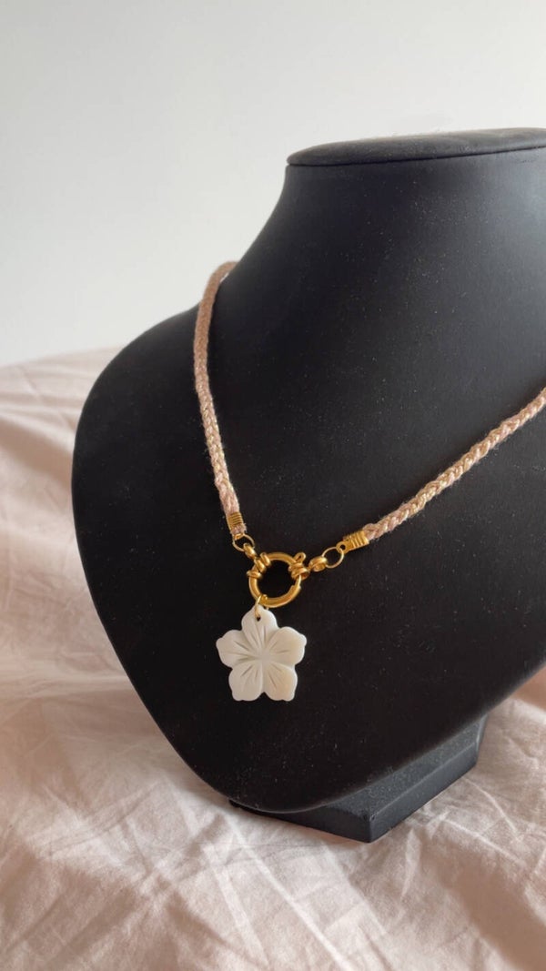 Flower power ketting