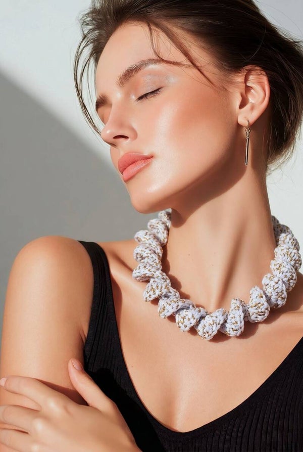 Collana a spirale ad uncinetto