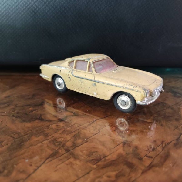 VOLVO P1800 COUPÉ  1 /43 CORGI TOYS