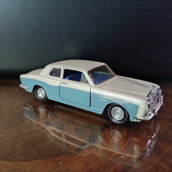 ROLLS ROYCE SILVER SHADOW 273 COMME NEUVE1/43 CORGI TOYS