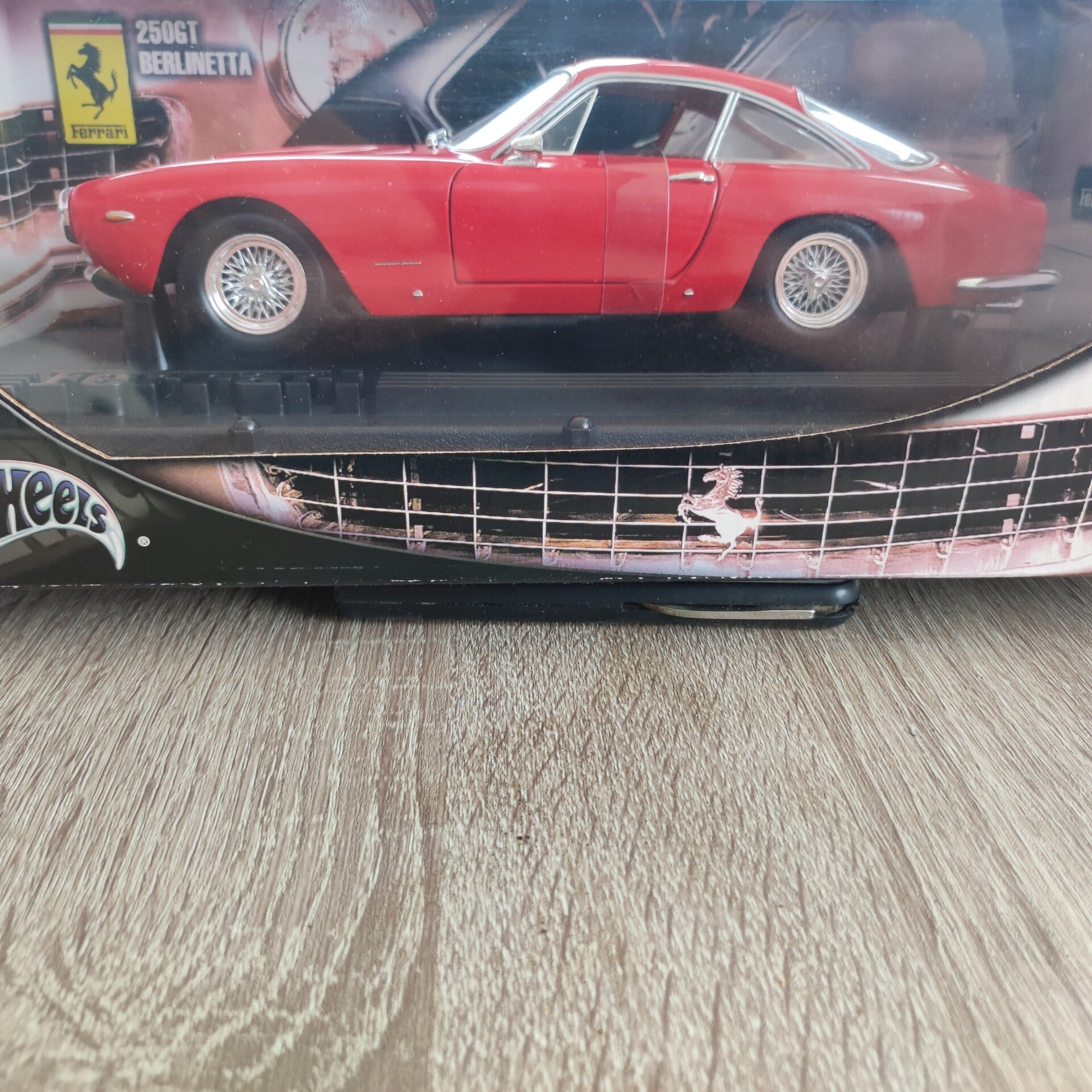 FERRARI 250 GT Berlenitta 1/18 HotWheels