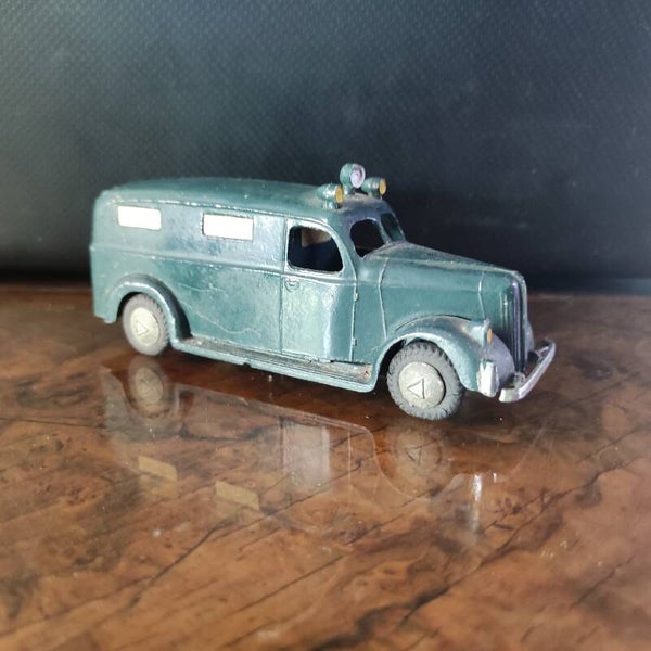 Wagon de livraison vert   TRES RARE  #5092 1/43 Tekno Denmark