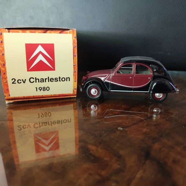 CITROEN 2CV 6 "Charleston" Noir & Rouge 1980  1/43  NOREV HACHETTE