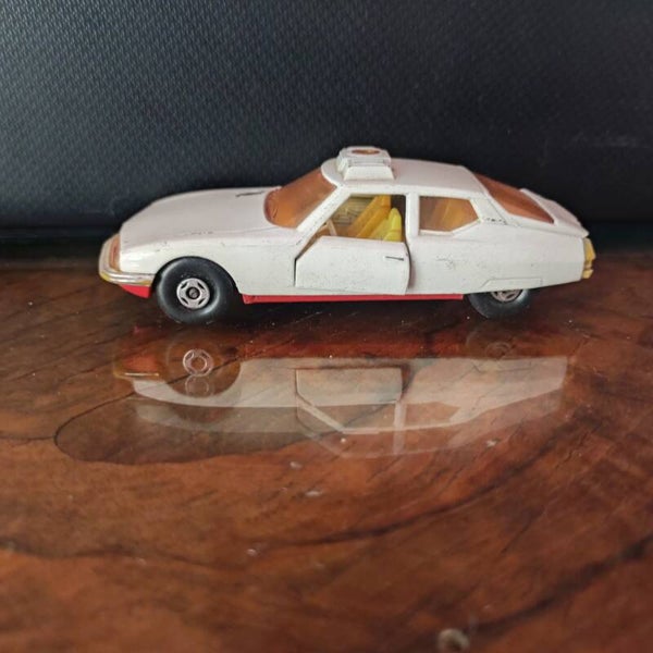 CITROEN SM K-62 DOCTOR 'S EMERGENCY AMBULANCE 1976 LESNEY 1/43  MATCHBOX