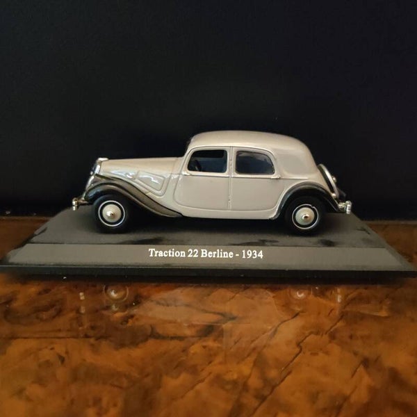 CITROEN Traction 22 Berline 1934 Gris/Noir  1/43 ATLAS