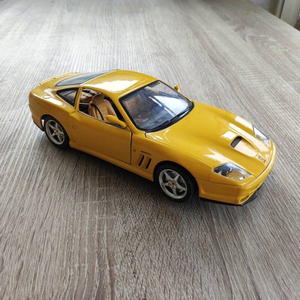 FERRARI 550 MARANELLO 1996 jaune 1/18 BURAGO