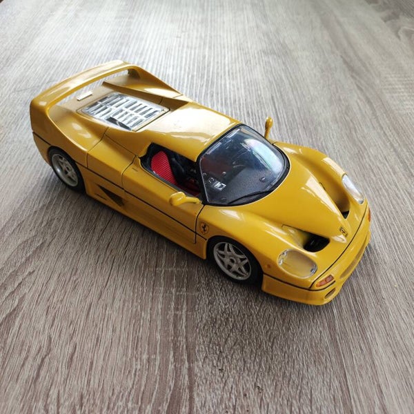 FERRARI F50  JAUNE 1995 1/18 BURAGO