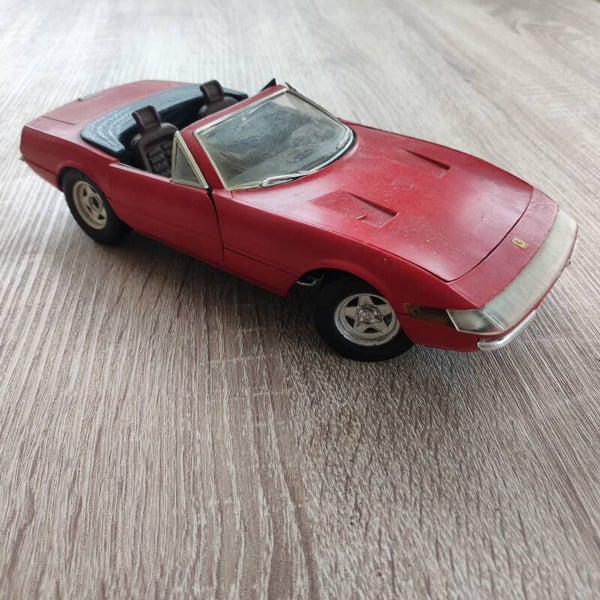 FERRARI 365 GTS-4 Rouge 1969 Solido Made in France