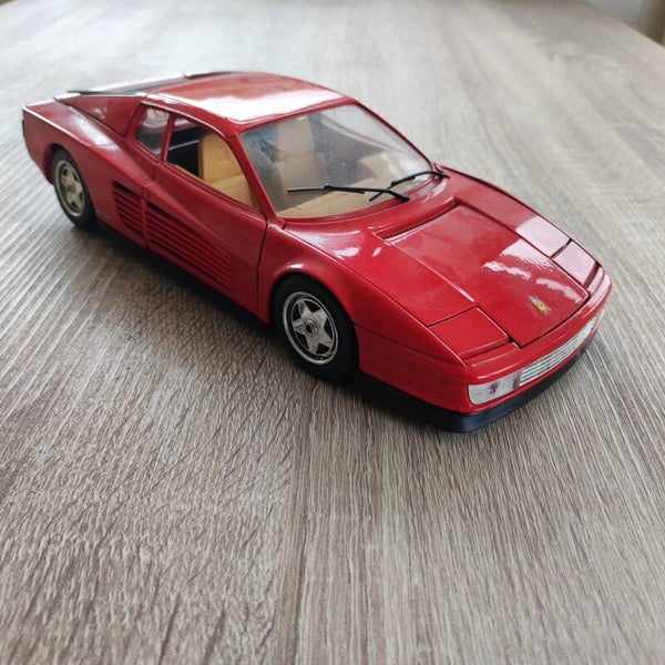 FERRARI TESTAROSSA  1984 ROUGE 1/18 BURGAO