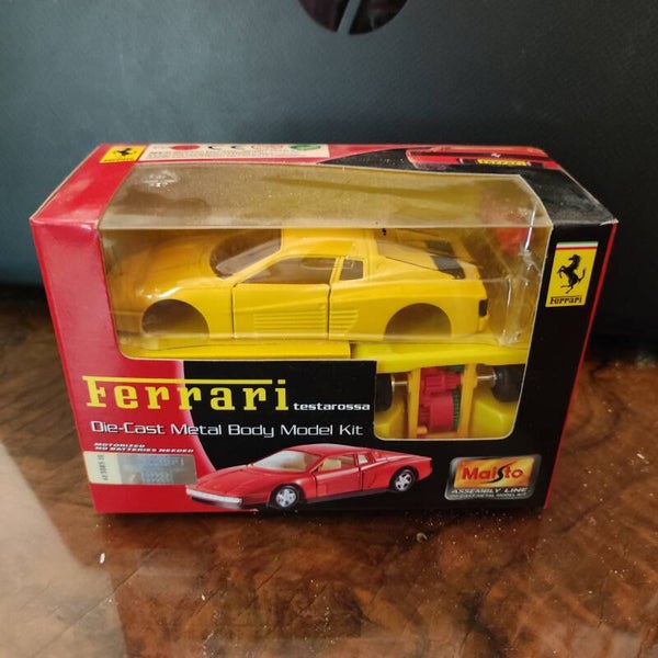 FERRARI Testarossa à monter - Maisto