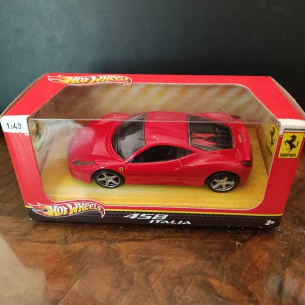 FERRARI 458 Italia 1/18 Hotwheels