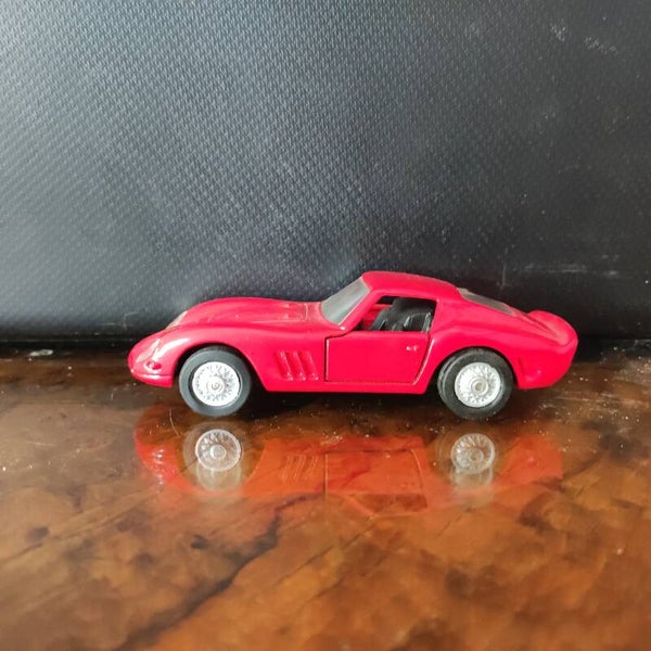 Ferrari 250 GTO 1/39  Maisto