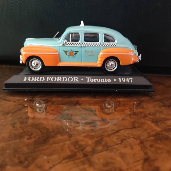 FORD FORDOR TORONTO 1947  1/43  IXO