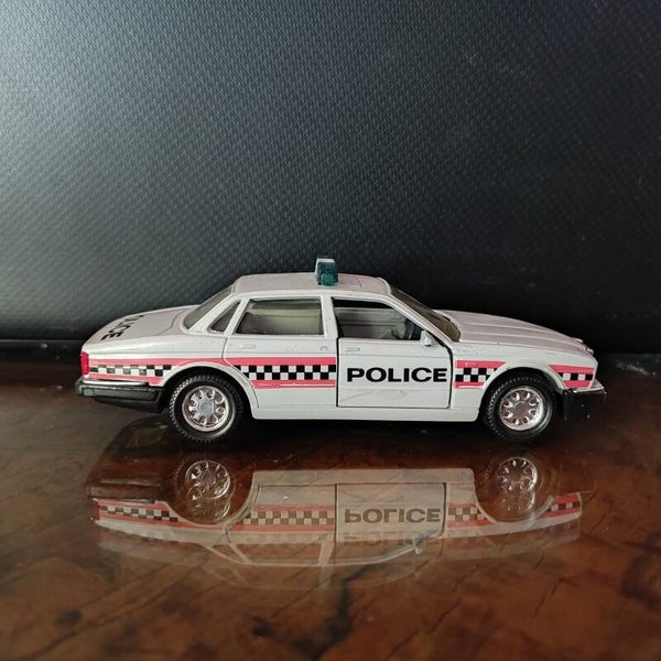 JAGUAR XJ12  POLICE  1/43 Matchbox