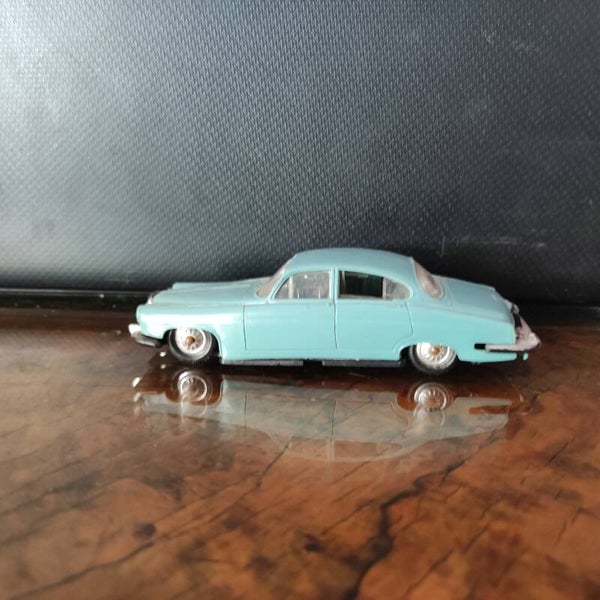 JAGUAR MK 10 N° 19  TURQUOISE  RARE 1/43 Norev