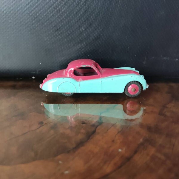 Jaguar  XK120  COUPE CERISE TURQUOISE  ref 157 1/43 DINKY TOYS