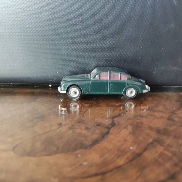 Jaguar  3.4 Litre N°195 Made in England Meccano  1/43 DINKY TOYS