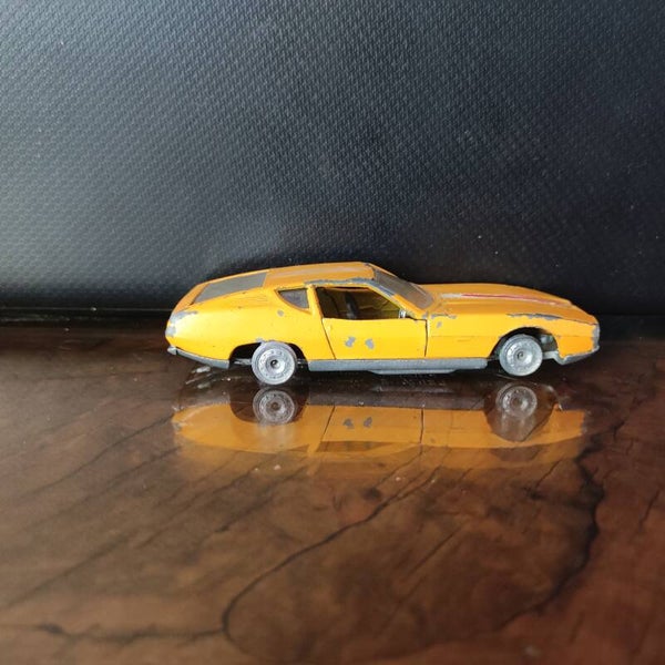 Jaguar Pirana Bertone -588  1/43  1/43 Politoys