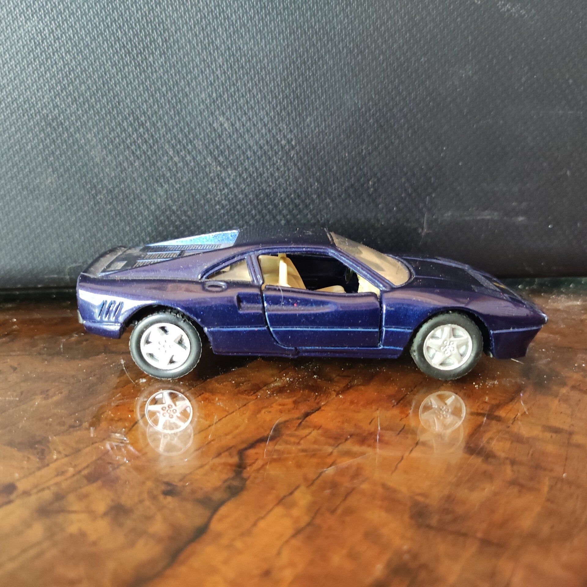 Ferrari 288 GTO 1/39  Maisto