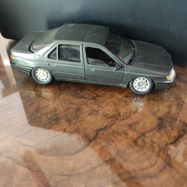 PEUGEOT 605 SV24   REF 8502  1/18 SOLIDO