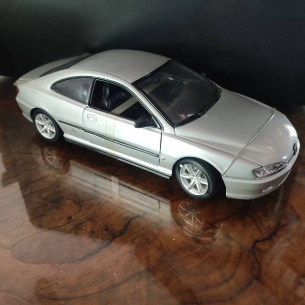 PEUGEOT 406 COUPE   REF 9857 GRISE  JAMAIS VU 1/18 SOLIDO