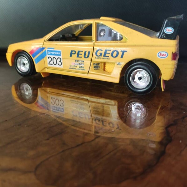 PEUGEOT  405 turbo 16  1/24  burago