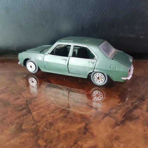 PEUGEOT 504 VERTE  1/43 NOREV